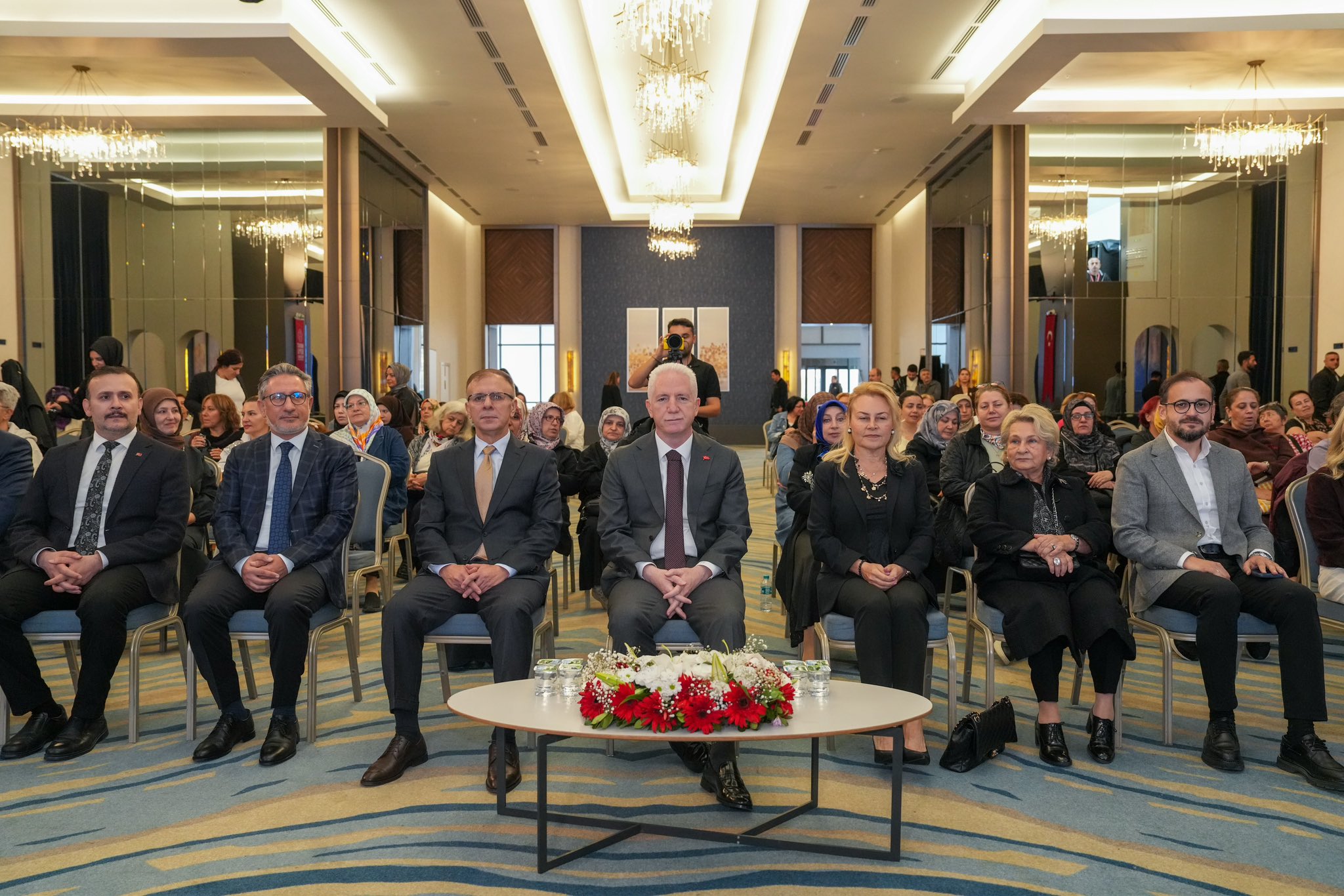 Kadın Girişimcilere Dijital Pazarlama Ve E-Ticaret Eğitimi