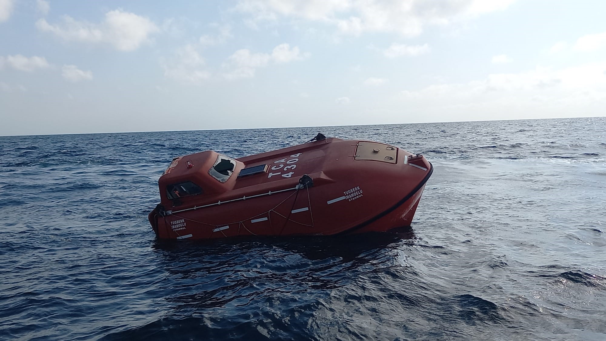 Silivri Açıklarındaki Arama Kurtarma Harekatına TSK’dan Dört Gemi Ve İha Desteği