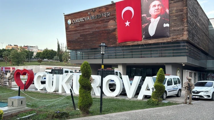 Adana’da Çukurova Belediyesi’ne Yolsuzluk Operasyonu: 44 Gözaltı