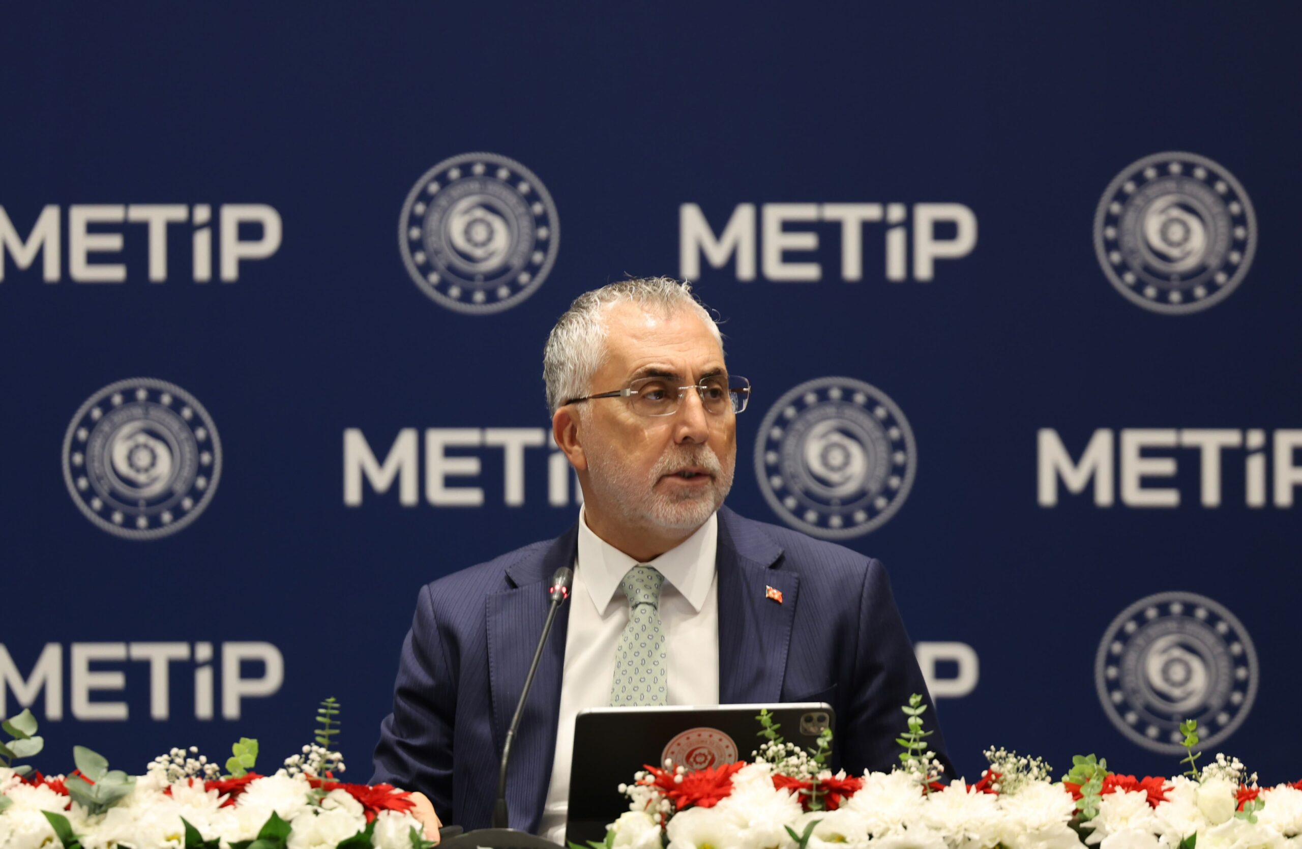 Bakan Işıkhan: Metip İle Tarım İşçilerine Önemli Kaynak Sağlandı