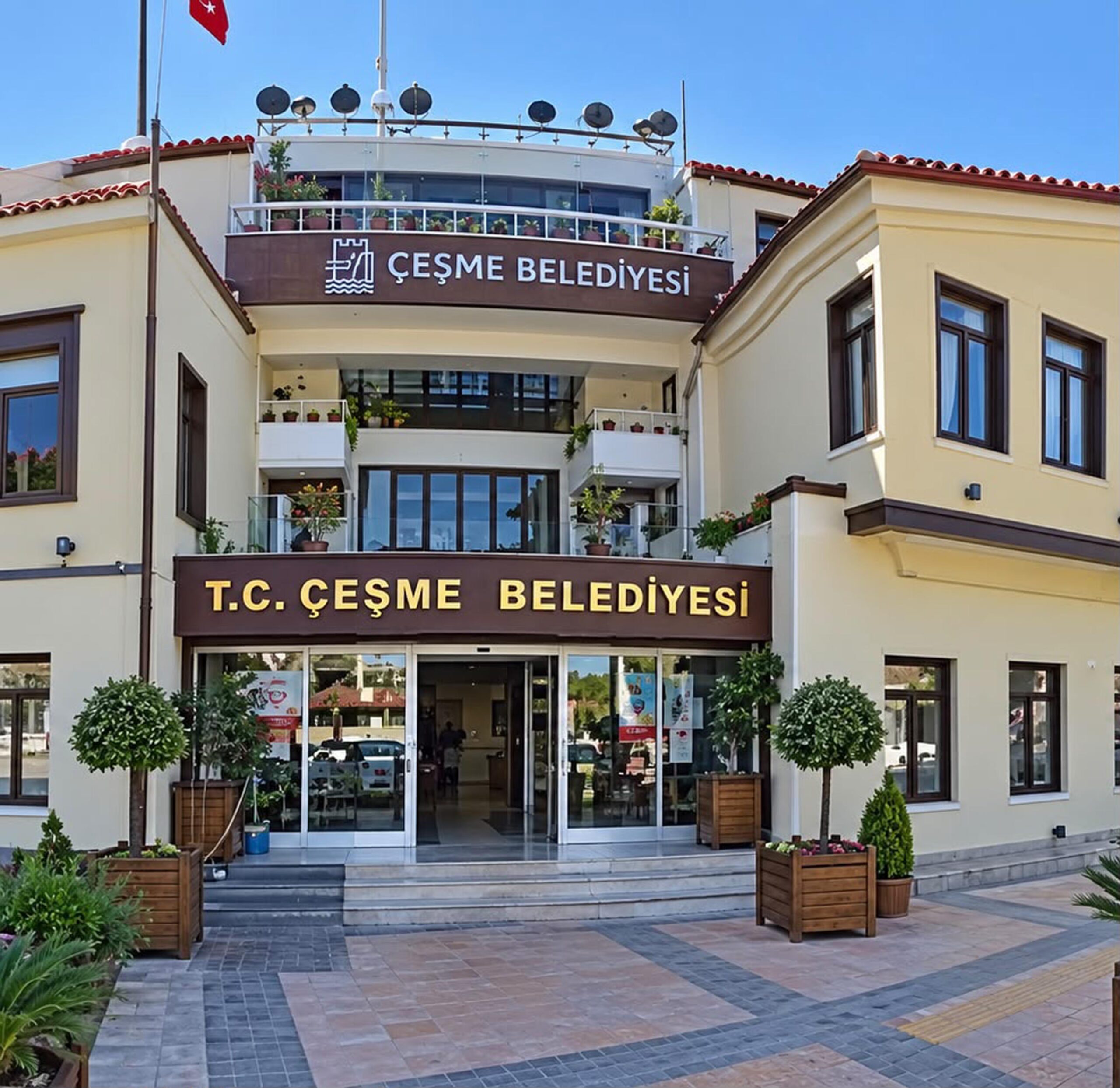 Çeşme Belediyesi’nde İhale Operasyonu: Üç Bürokrat Hakkında Gözaltı Kararı